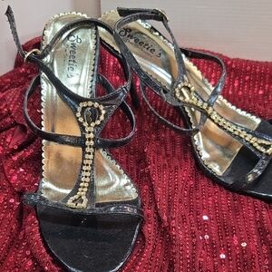 Black and Gold Women's Sandals Size 8.5